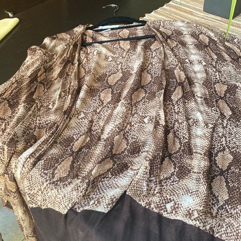 NWOT wrap brown snakeskin print , one size fits all